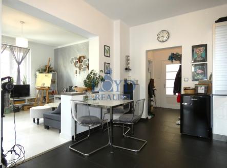 Prodej nájemního domu, 221 m²