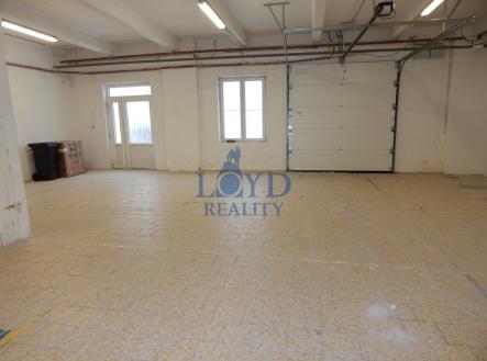 Pronájem skladovací prostor, 320 m²