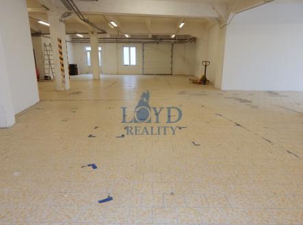 Pronájem skladovací prostor, 320 m²
