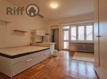 Pronájem bytu, 1+kk, 29 m²