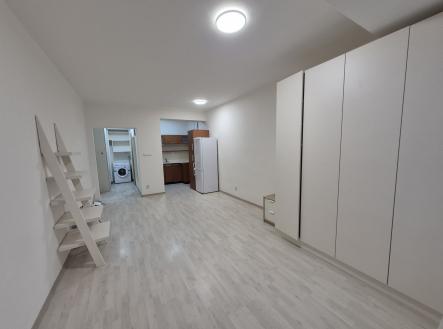 Pronájem bytu, 1+kk, 30 m²