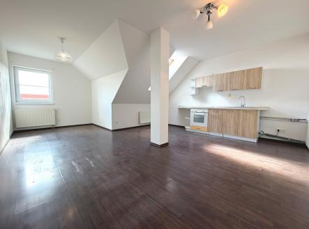 Pronájem bytu, 3+kk, 80 m²