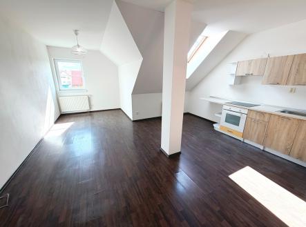 Pronájem bytu, 3+kk, 80 m²