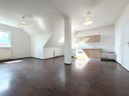 Pronájem bytu, 3+kk, 88 m²