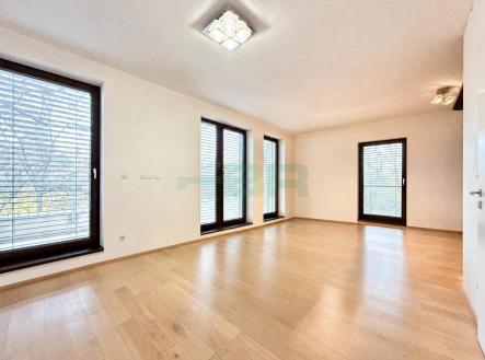 Pronájem bytu, 2+kk, 75 m²