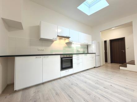 Pronájem bytu, 2+kk, 45 m²