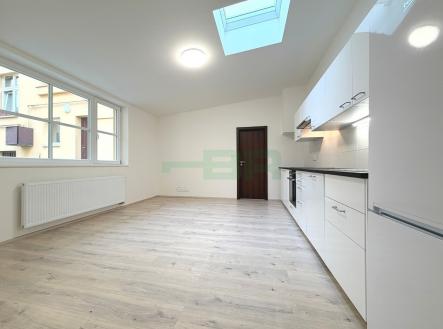 Pronájem bytu, 2+kk, 45 m²