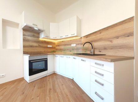Pronájem bytu, 2+kk, 38 m², Praha – náhled fotky 2