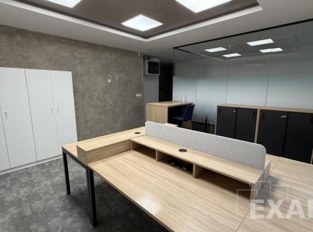 Pronájem kanceláře, 77 m²
