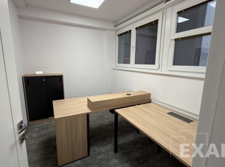 Pronájem kanceláře, 77 m²
