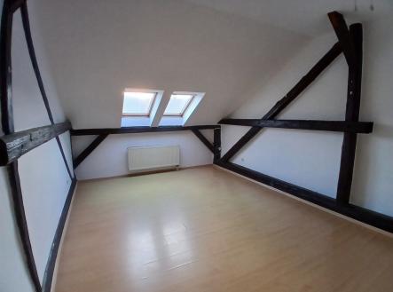 Pronájem bytu, atypický, 46 m²