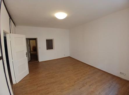 Pronájem bytu, atypický, 67 m²