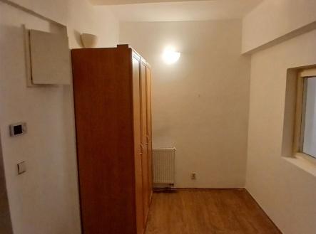 Pronájem bytu, atypický, 67 m²