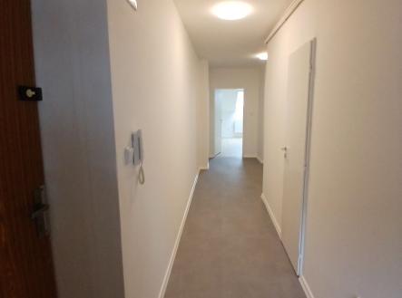 Pronájem bytu, atypický, 77 m²