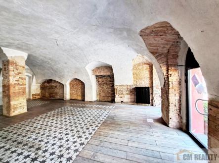 Pronájem - obchodní prostor, 70 m²