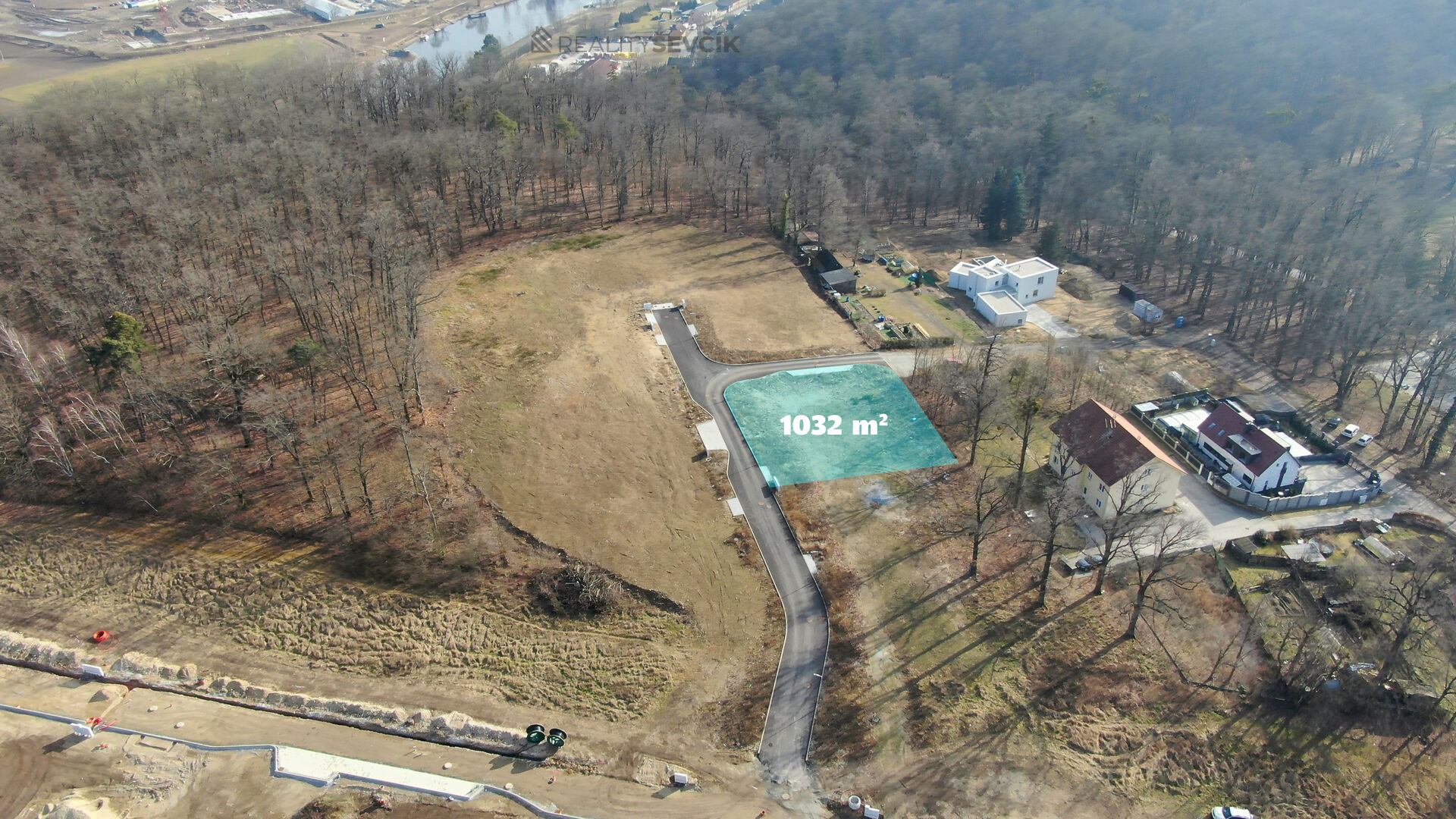 Prodej stavebního pozemku 1032 m2 v Hluboké nad Vltavou