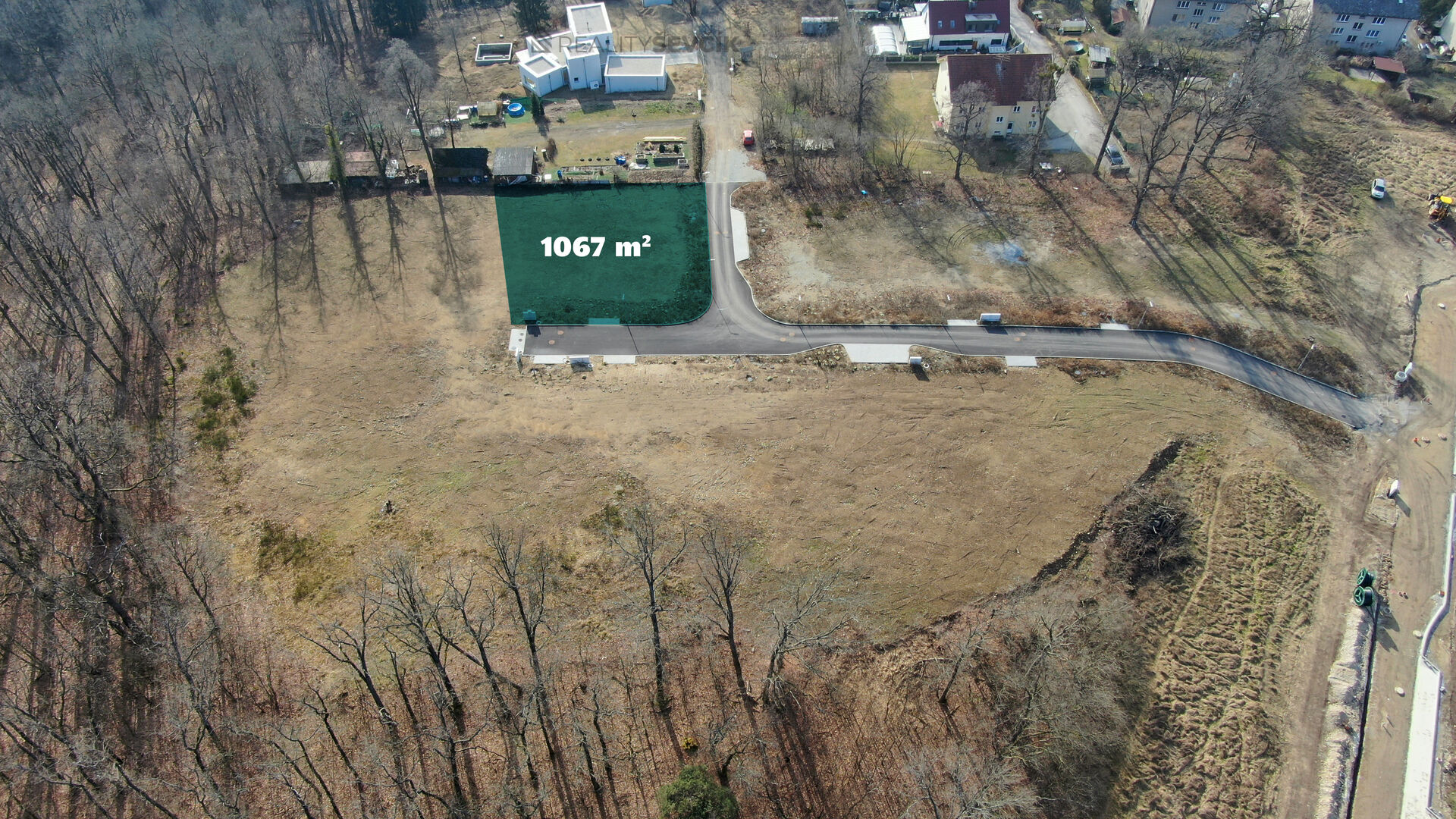 Prodej stavebního pozemku 1067 m2 v Hluboké nad Vltavou