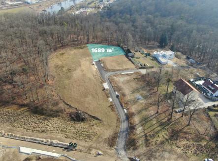 Prodej pozemku pro bydlení, 1 689 m²