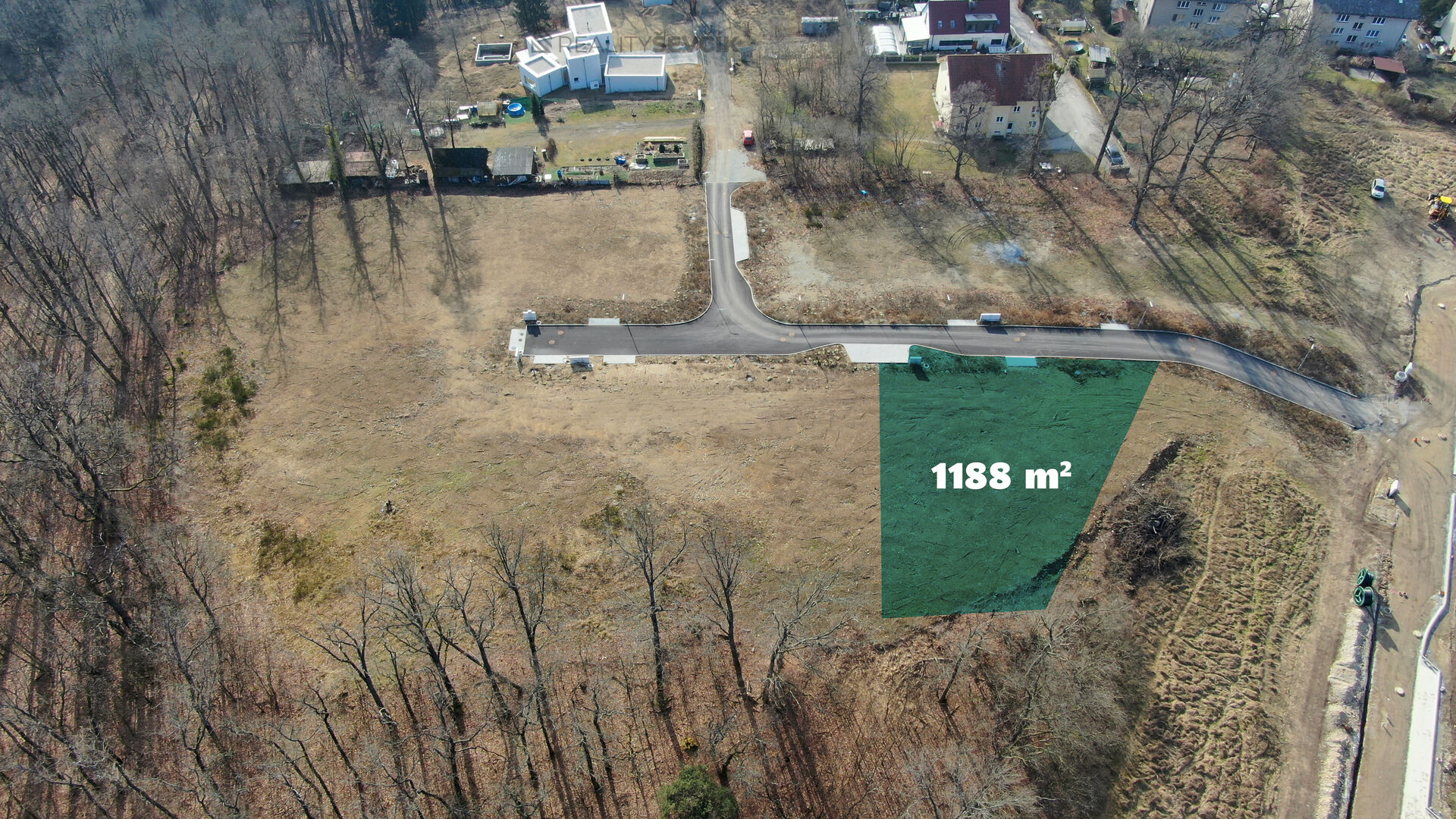 Prodej stavebního pozemku 1188 m2 v Hluboké nad Vltavou