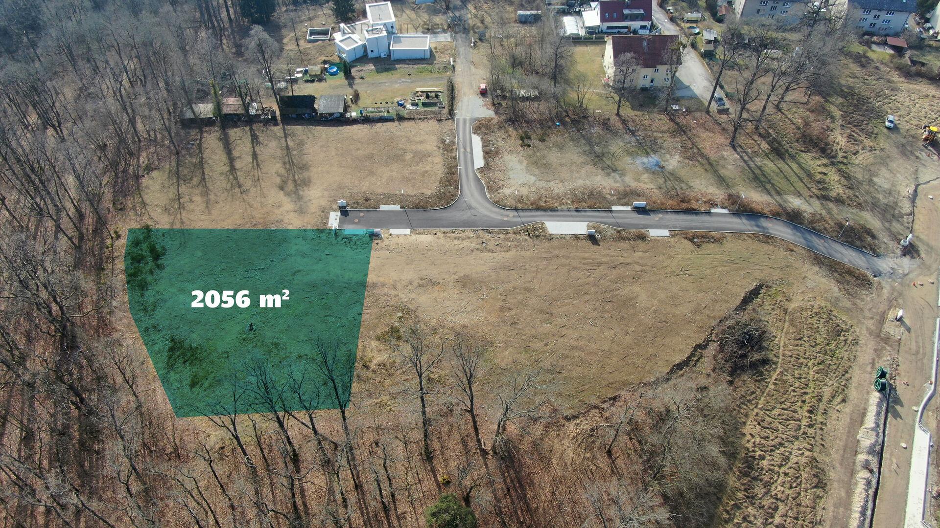 Prodej stavebního pozemku 2056 m2 v Hluboké nad Vltavou