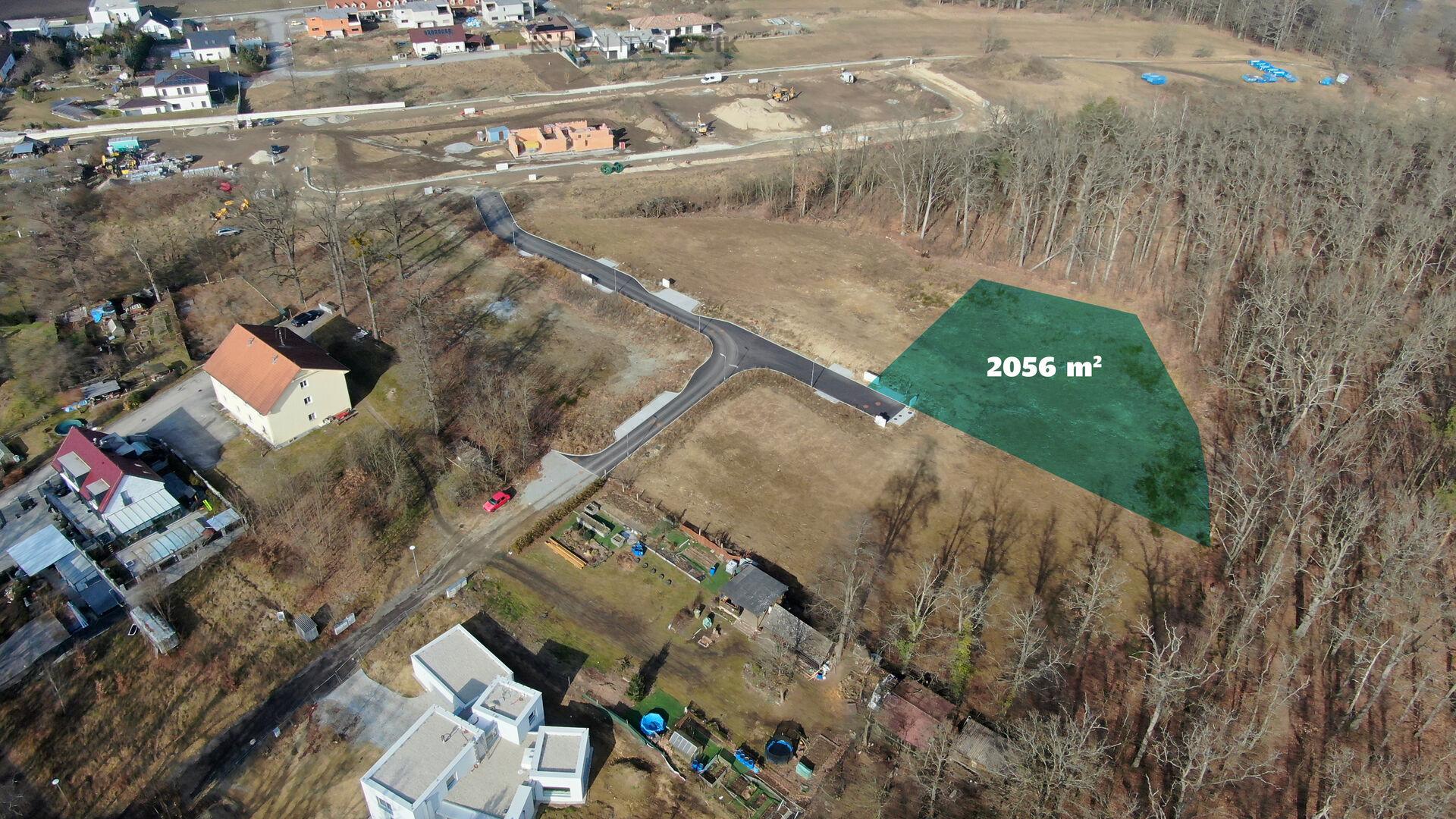 Prodej stavebního pozemku 2056 m2 v Hluboké nad Vltavou