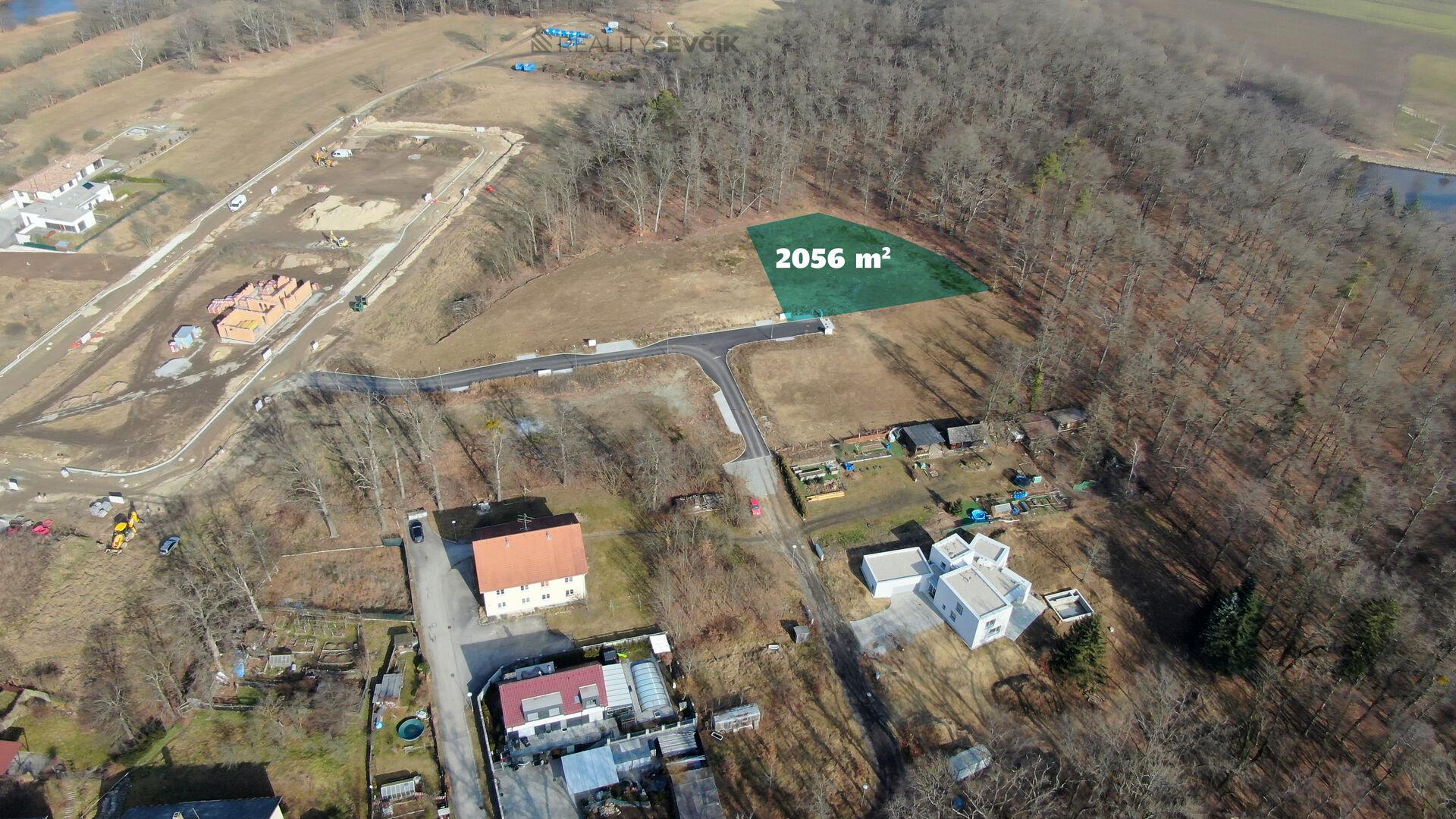 Prodej stavebního pozemku 2056 m2 v Hluboké nad Vltavou