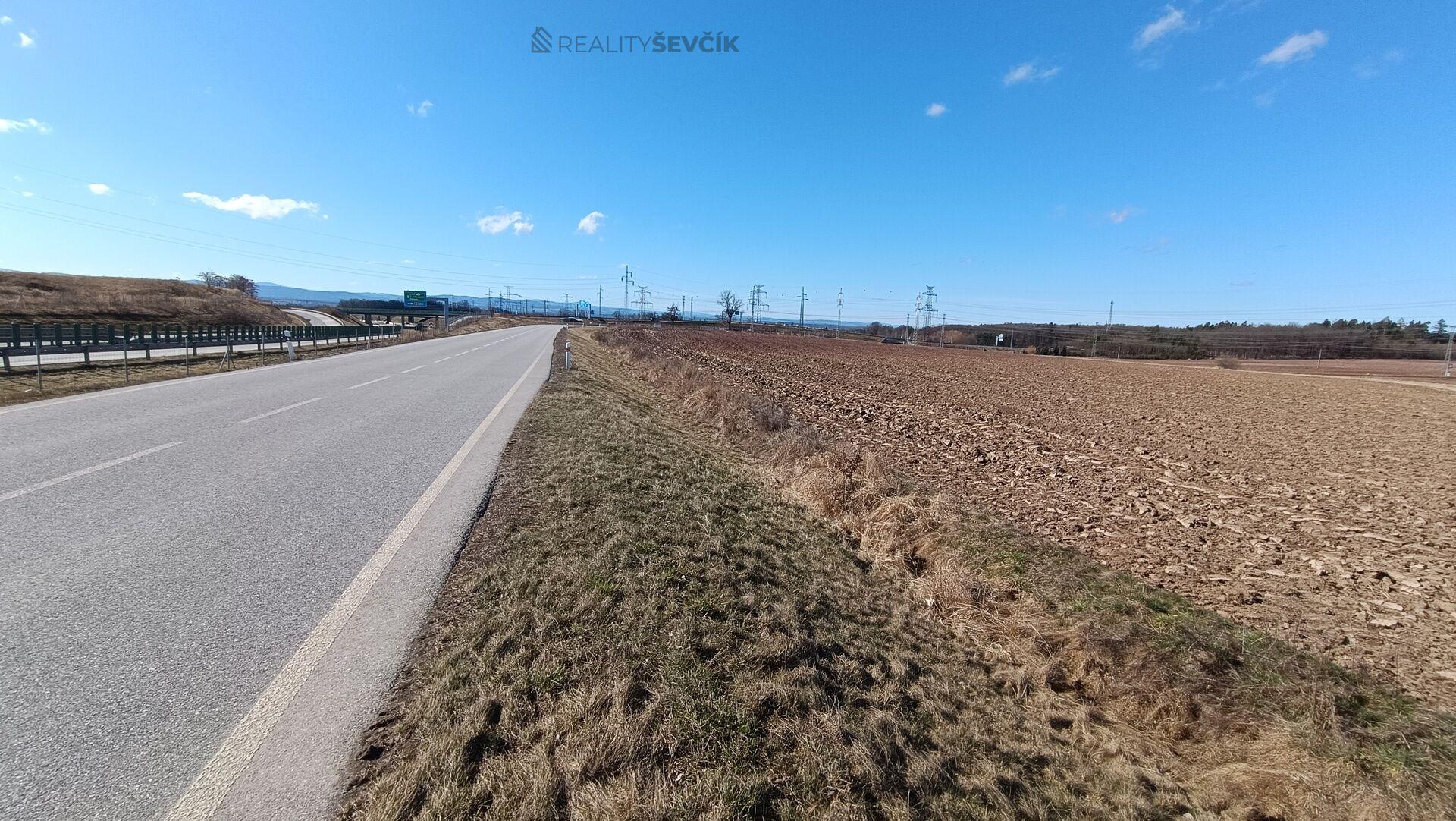 Prodej pozemku pro komerční využití o výměře 3480 m2 v k.ú. Hůry, okres České Budějovice