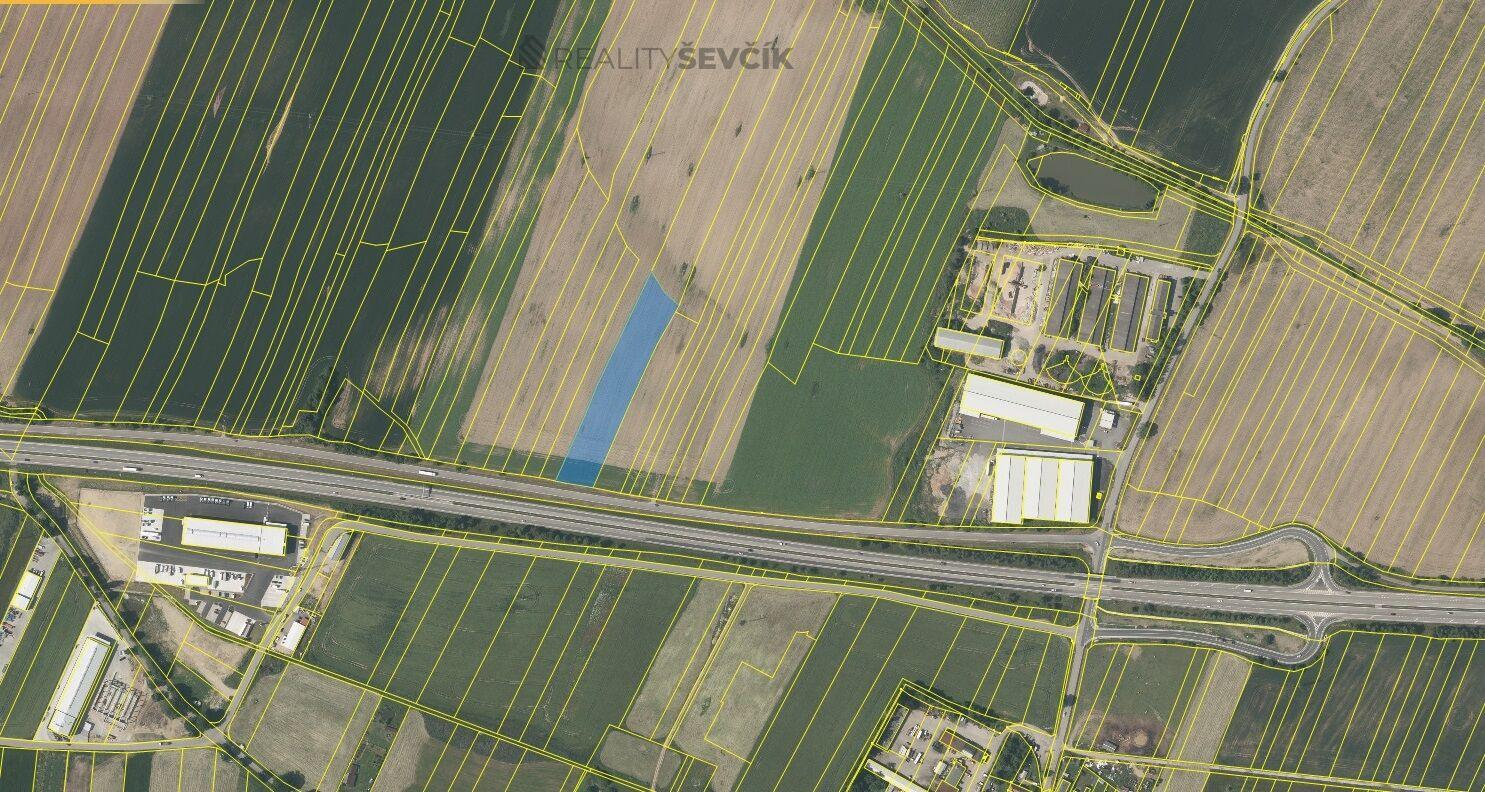 Prodej pozemku pro komerční využití o výměře 7981 m2 v k.ú. Hůry, okres České Budějovice