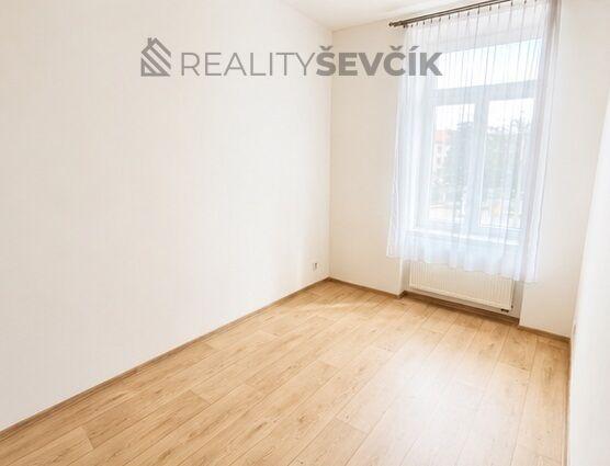 Pronájem zrekonstruovaného bytu 2+kk, 42 m², Pražská 7, České Budějovice