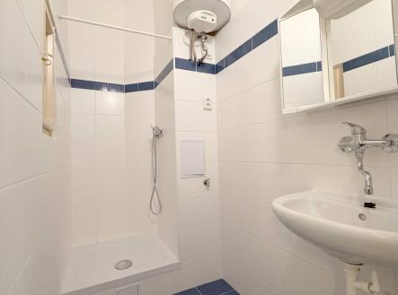 Pronájem bytu, 1+kk, 27 m²