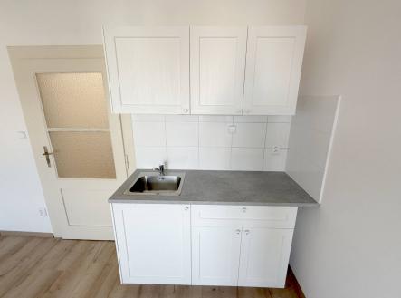 Pronájem bytu, 1+kk, 28 m²