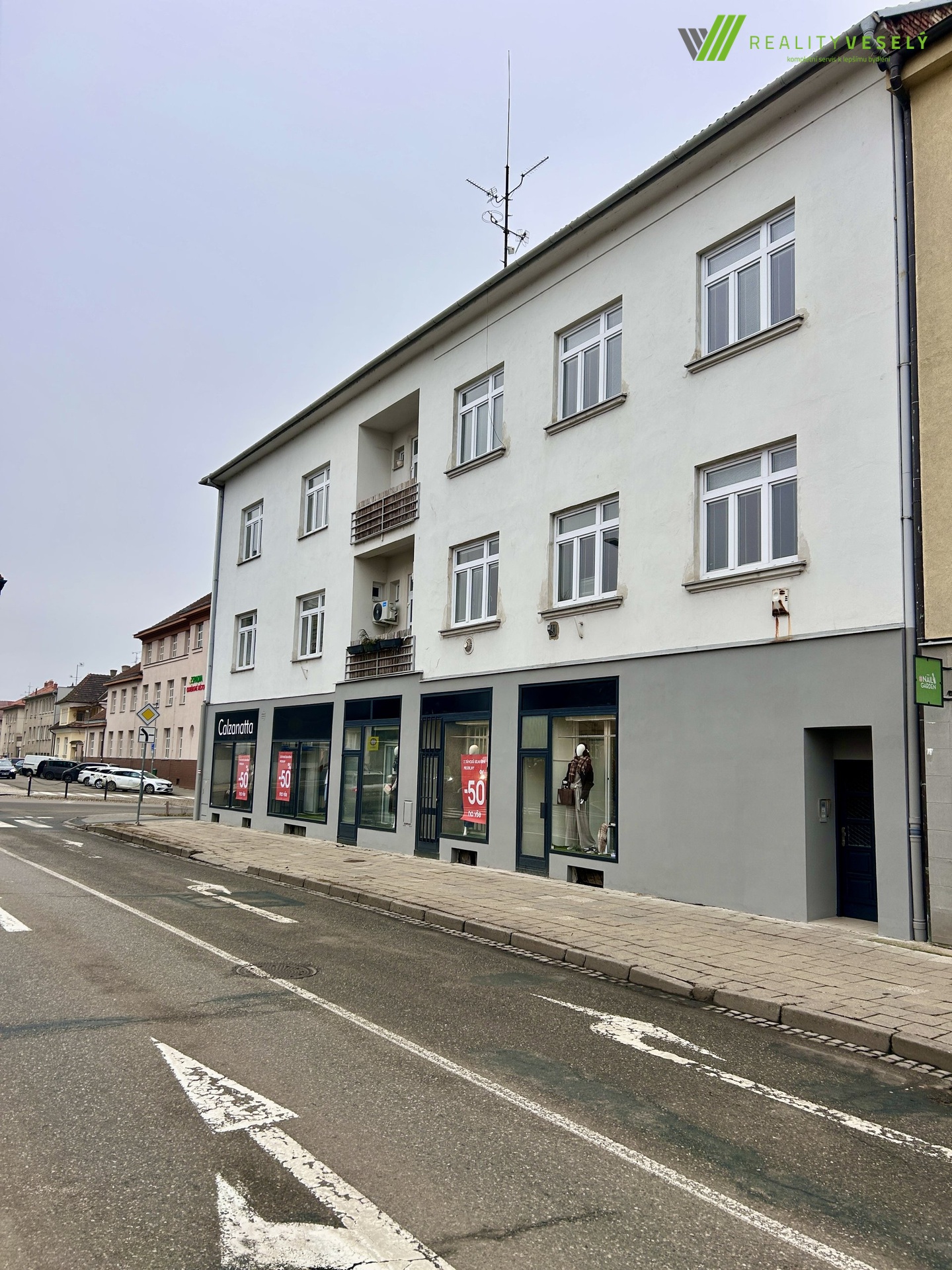 8D7BE966-D65D-4ACA-9306-5CDEB3B12B30_1_201_a