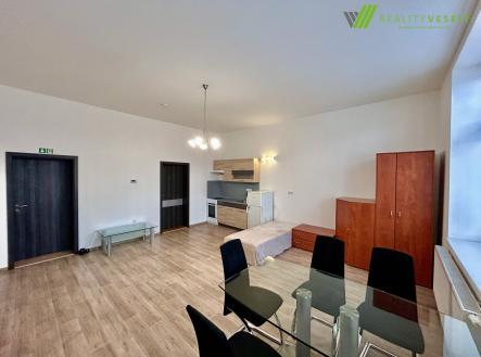 Pronájem bytu, 1+kk, 40 m²