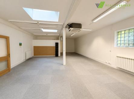 Pronájem komerčního objektu, sklad, 199 m²