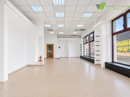 Pronájem obchodní prostory, 90 m²