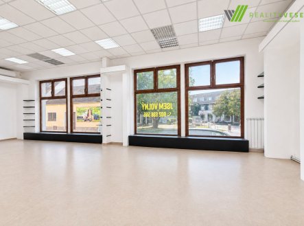 Pronájem obchodní prostory, 90 m²