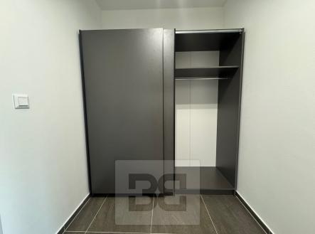 Pronájem bytu, 1+kk, 28 m²