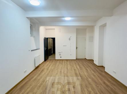 Pronájem bytu, 1+kk, 32 m²