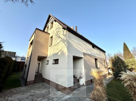 Pronájem - dům/vila, 180 m²