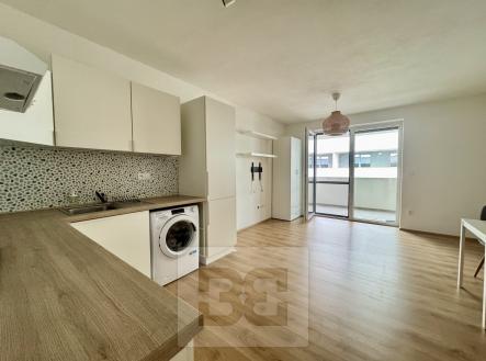 Pronájem bytu, 1+kk, 38 m²
