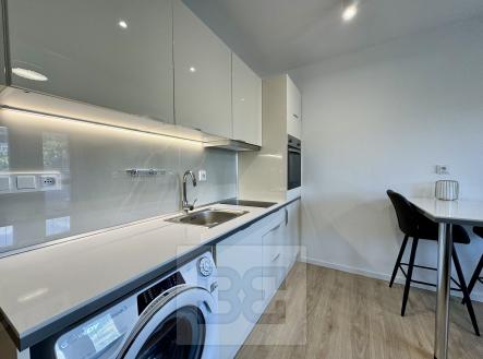 Pronájem bytu, 1+kk, 30 m²