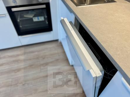 Pronájem bytu, 1+kk, 35 m²