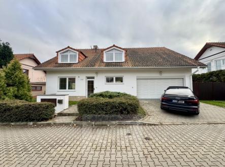 Pronájem domu/vily, 200 m²