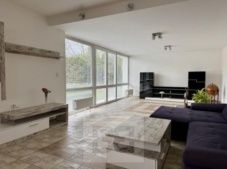 Pronájem domu/vily, 200 m²