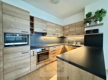 Pronájem bytu, 3+kk, 85 m²