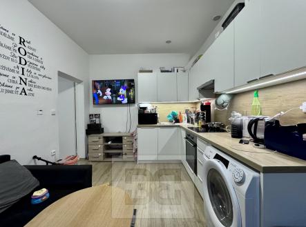 Pronájem bytu, 2+kk, 42 m²