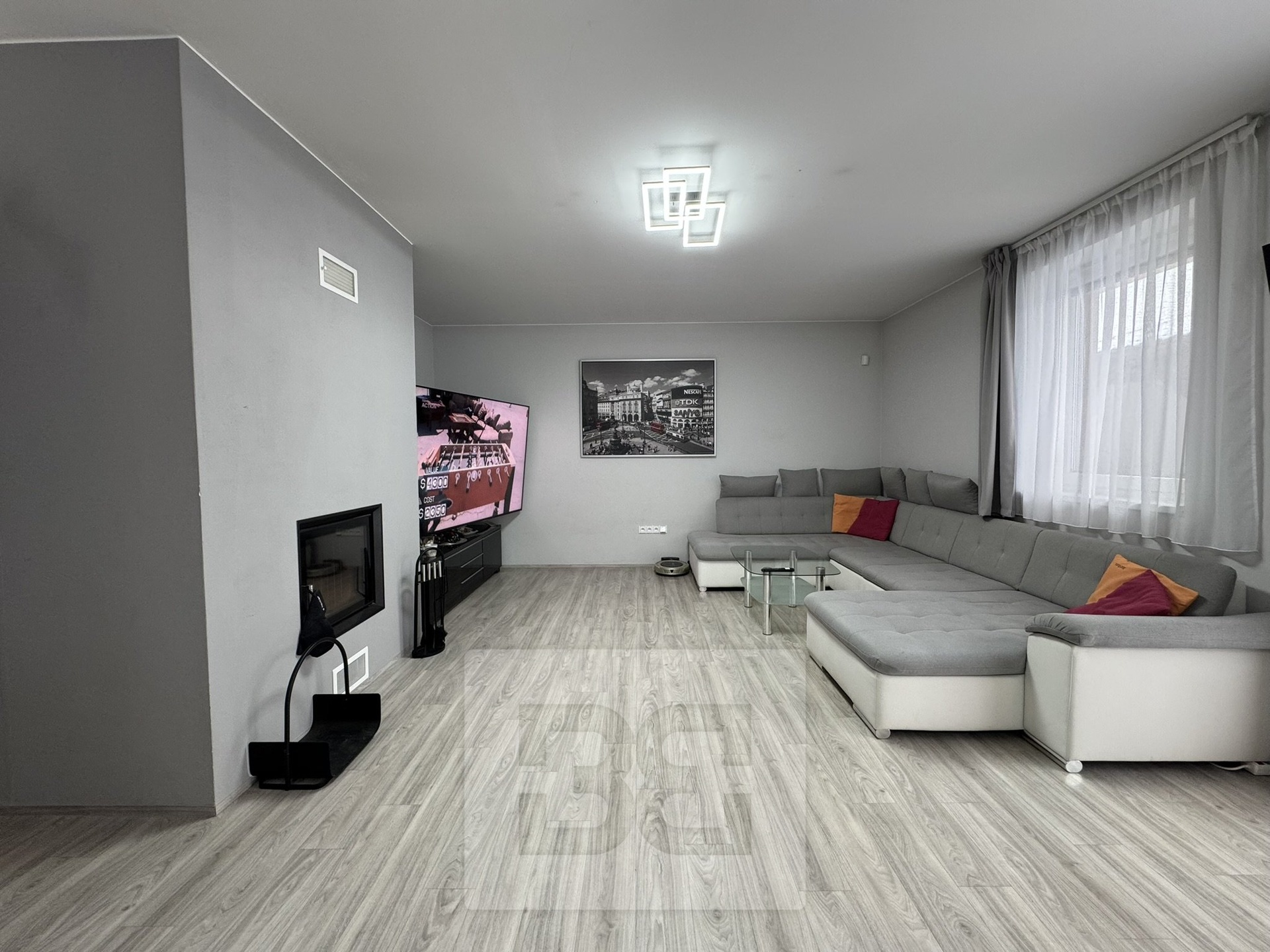 4752AE49-8C14-4505-8BF4-BA632F392372_1_102_o