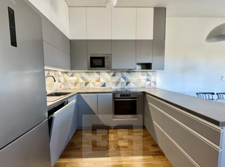 Pronájem bytu, 3+kk, 82 m²