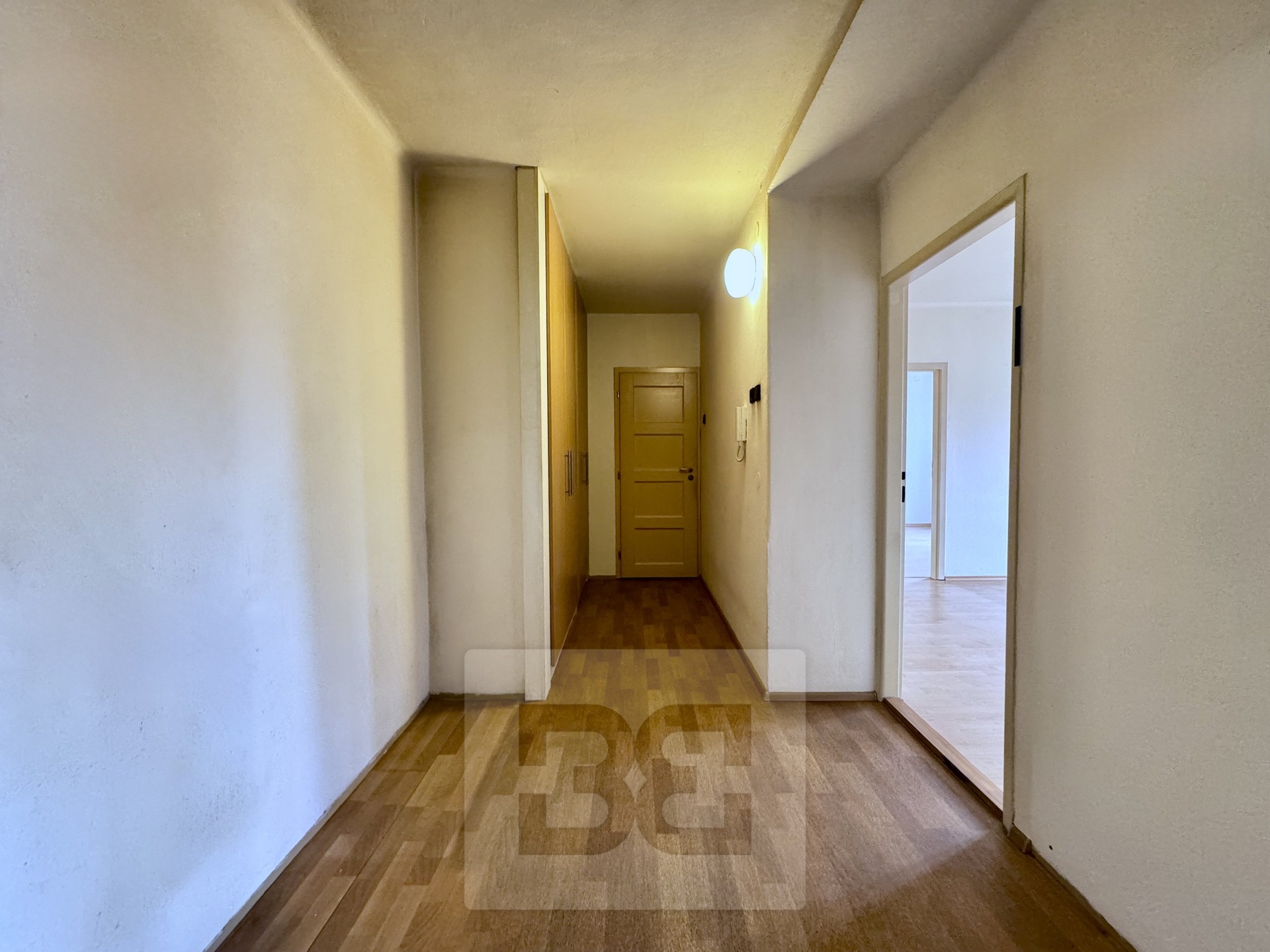 8A1FF285-BAF5-4424-8A4B-2A78E1E9A7A3_1_201_a