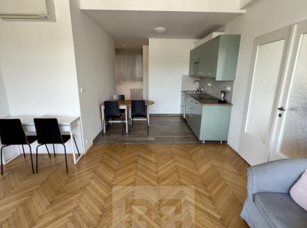 Pronájem bytu, 3+1, 82 m²